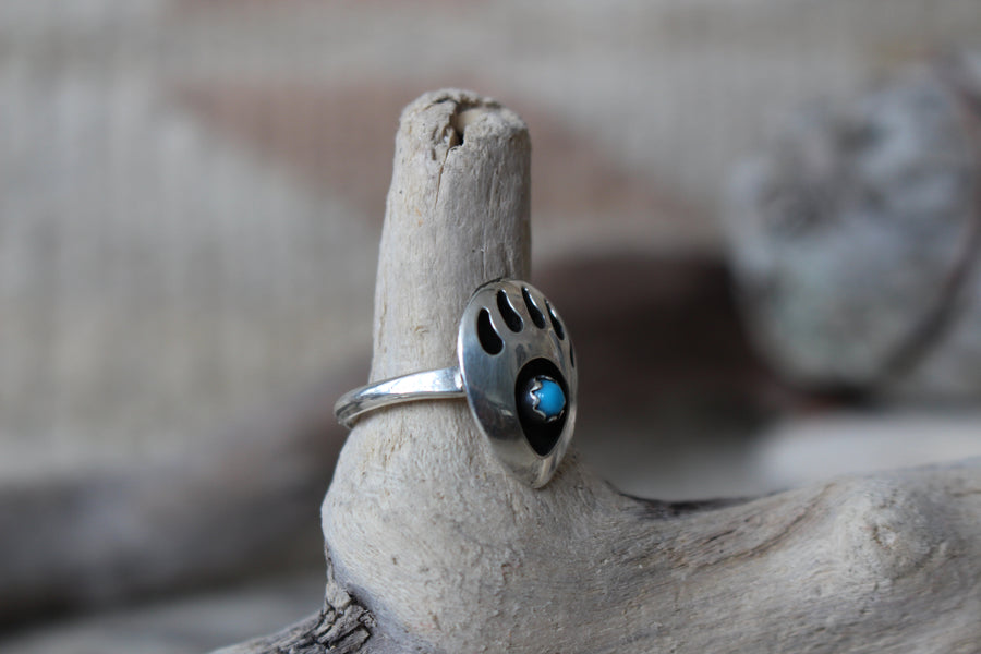 Dainty Bear Claw Ring