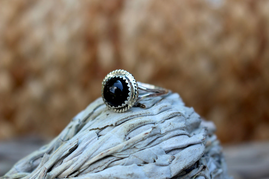Round Ridge Black Onyx Ring