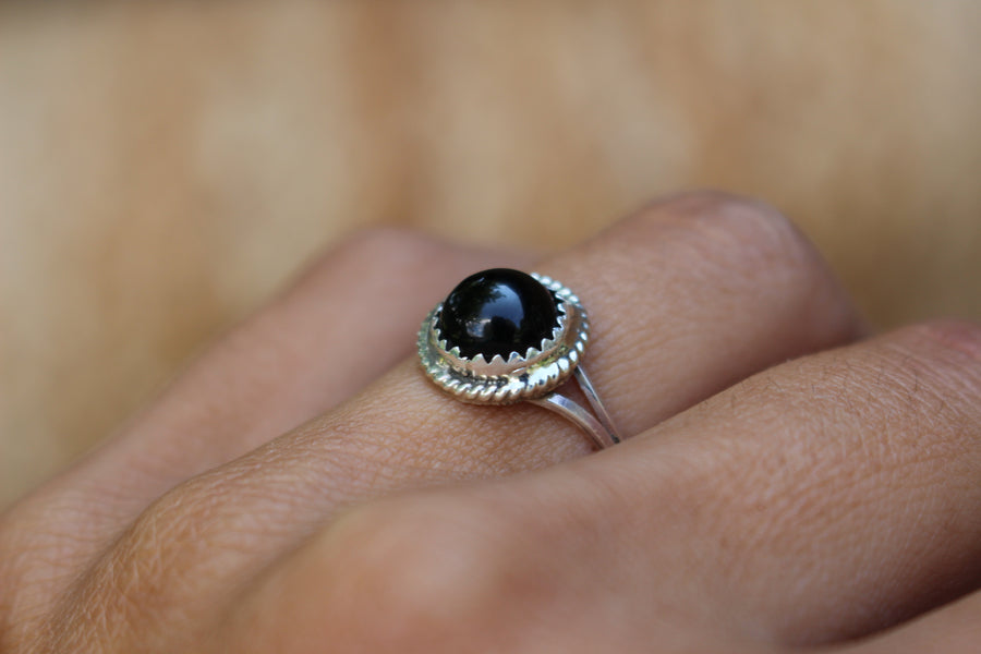 Round Ridge Black Onyx Ring