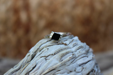 Dainty Black Onyx Ring