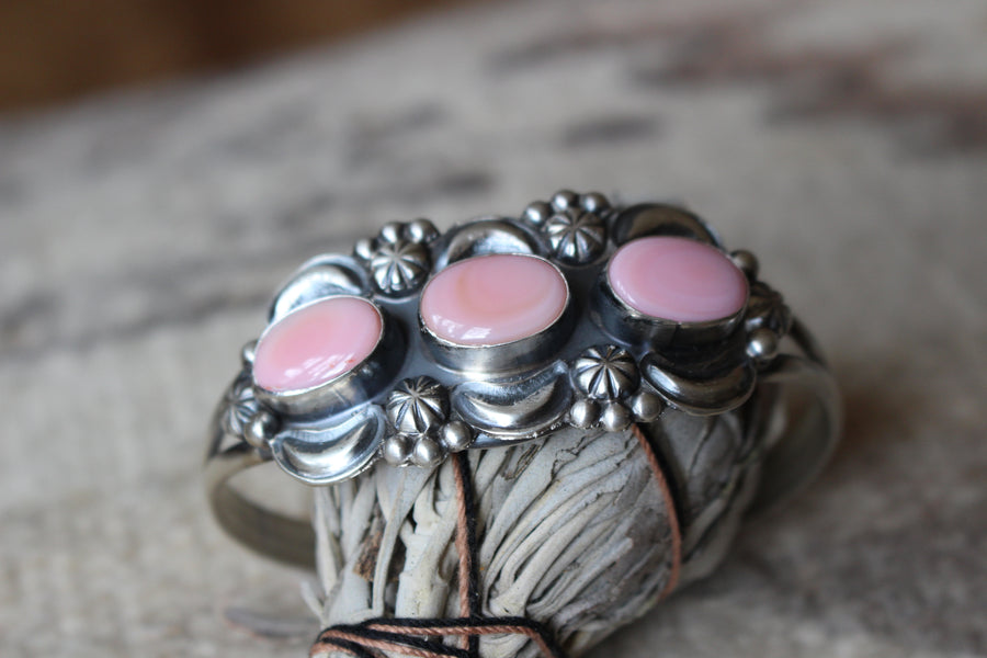 Pink Conch Blossom Bracelet