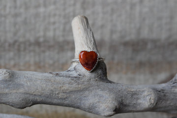 Spiny Oyster Ridge Heart Ring