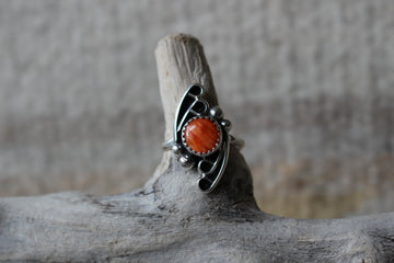Spiny Oyster Breeze Ring