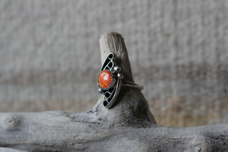 Spiny Oyster Breeze Ring